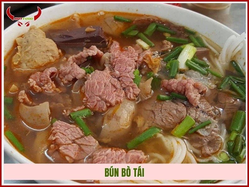 Bún bò tái