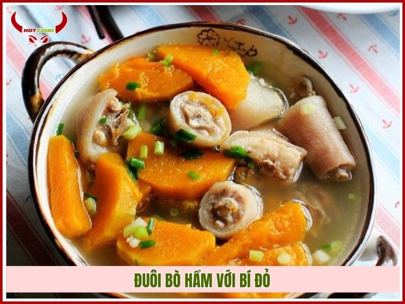 Đuôi bò hầm với bí đỏ